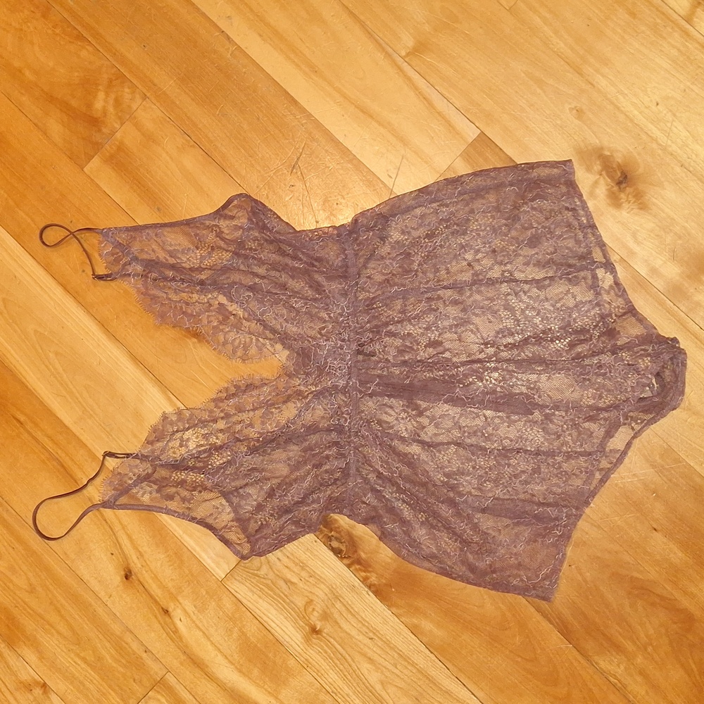 Victoria's Secret Dusty Purple Sheer Lace Romper Size Small Dark Academia - Picture 2 of 8